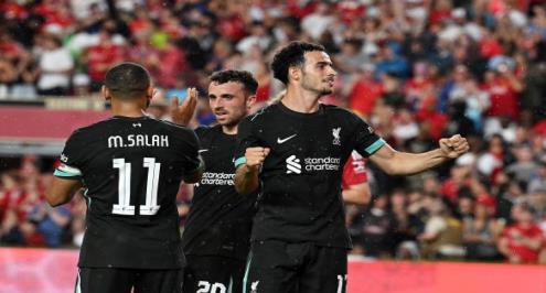 ليفربول يستعرض أمام مانشستر يونايتد ويهزمه بثلاثية نظيفة في ظهور مميز لمحمد صلاح (فيديو)